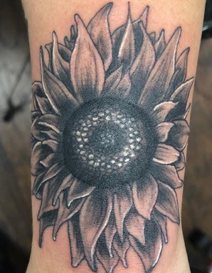 Shiana Ayres - Fineline Tattoos