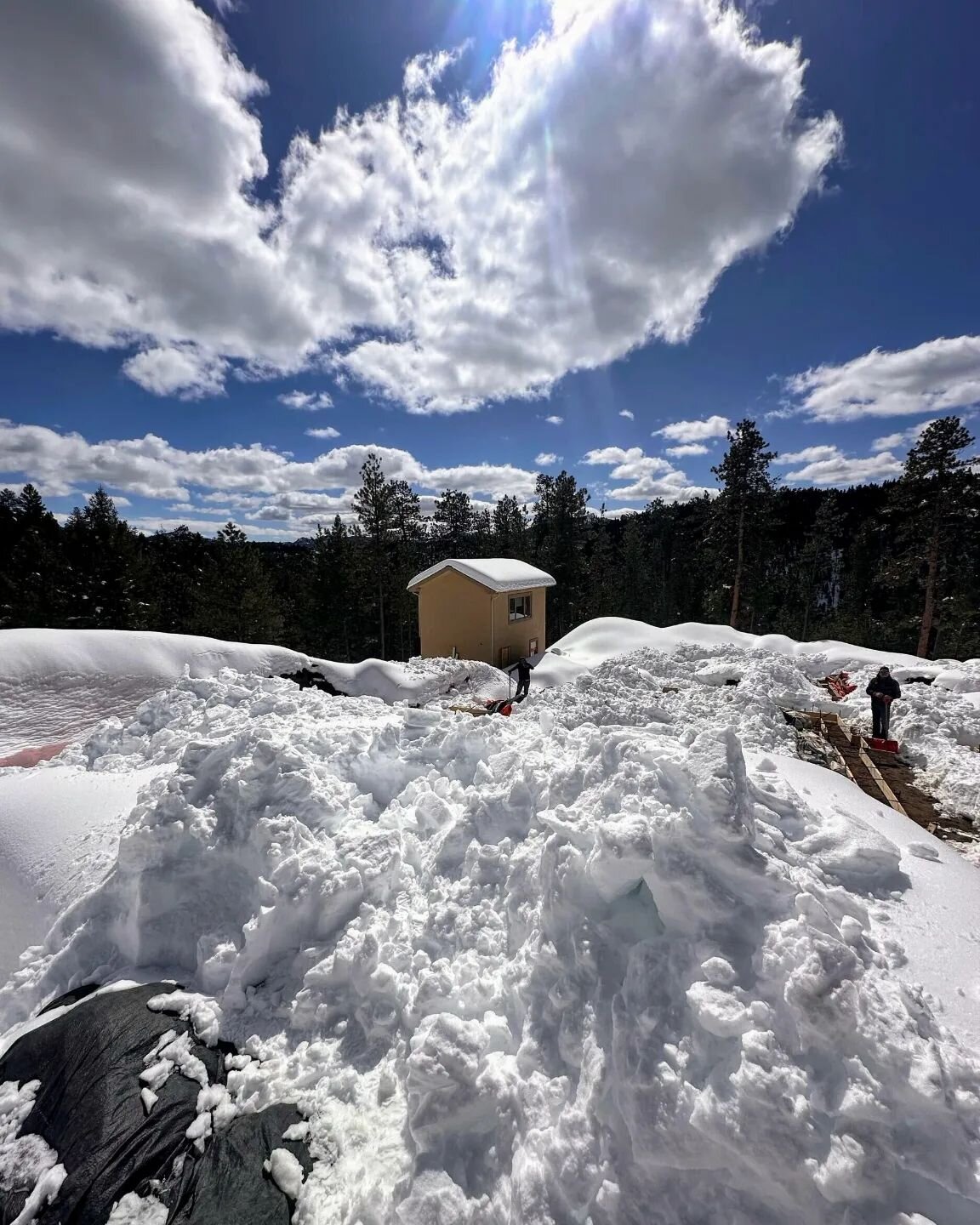 Our partners digging out footings at Blue Sky Valley 💪 

#snowpocalypse #evergreencolorado #generalcontractor #footings #buildinginallweather #retreat #constructionpartners #constructionmanagement ##BESTBUILT #bestcustomhomes