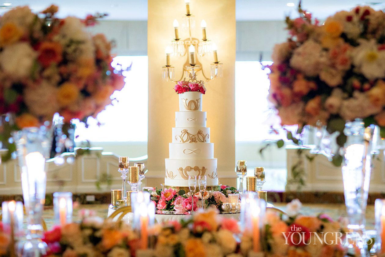 6,hotel del coronado wedding cake.jpg