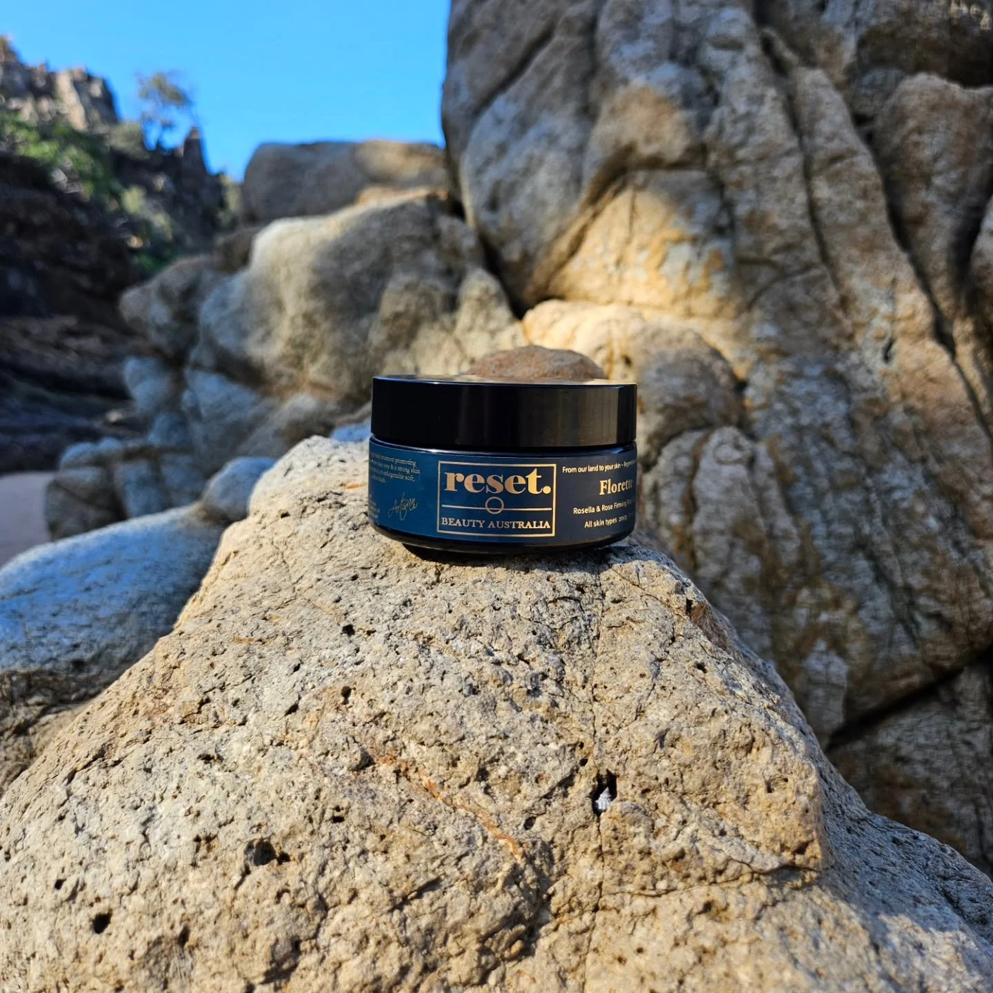 Florette is slow beauty for the body. 

Rooted in plants, guided by time - our slow infusion creates more than moisture. It delivers deep nourishment, firmness and lasting comfort to the skin.

Massage slowly. Breathe deeply. Let your skin soak up th