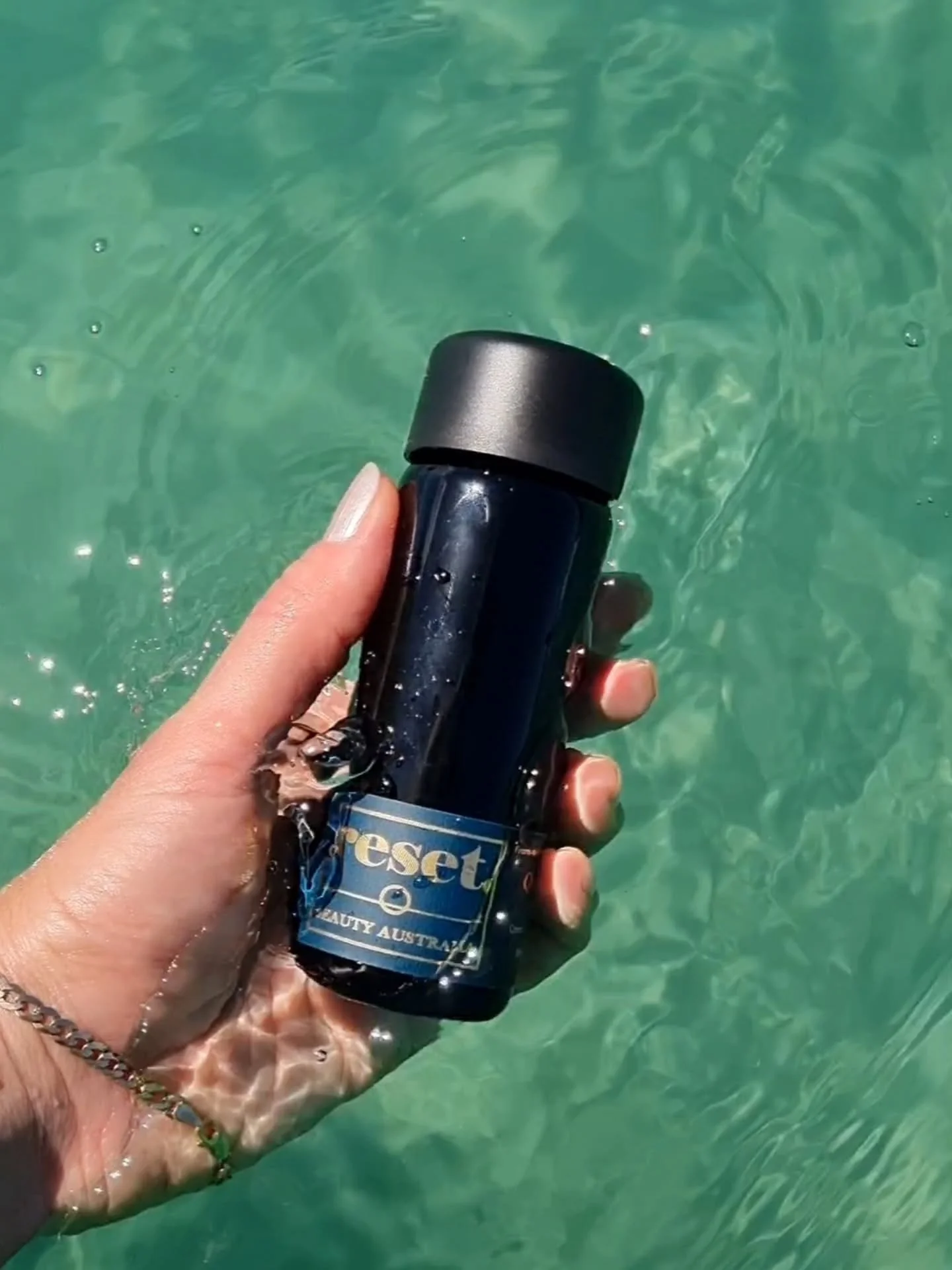 The foundation of a strengthened skin barrier begins with a cleanse that is both effective and exquisitely respectful.

Anchor is our understated hero &mdash; a bioactive, silky oil cleanser that transforms into a milky emulsion upon contact with wat