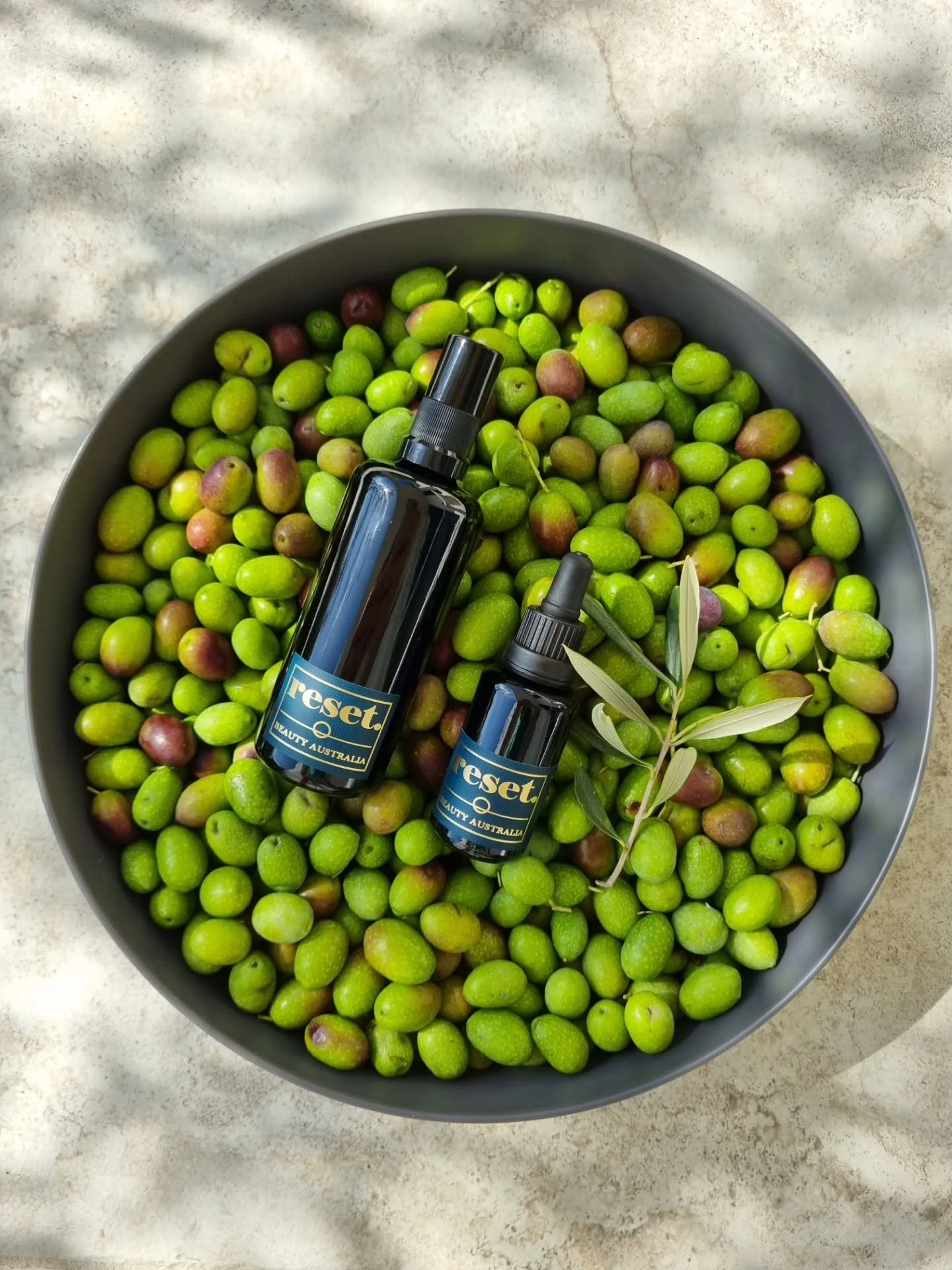 Here's to all our botanicals that have nourished our skin and spirits this year, and to all of you who've loved on our nutrient-rich, slow beauty botanical skincare ✨️ My deepest thanks and appreciation ... I hope you have a wonderful start to the ne