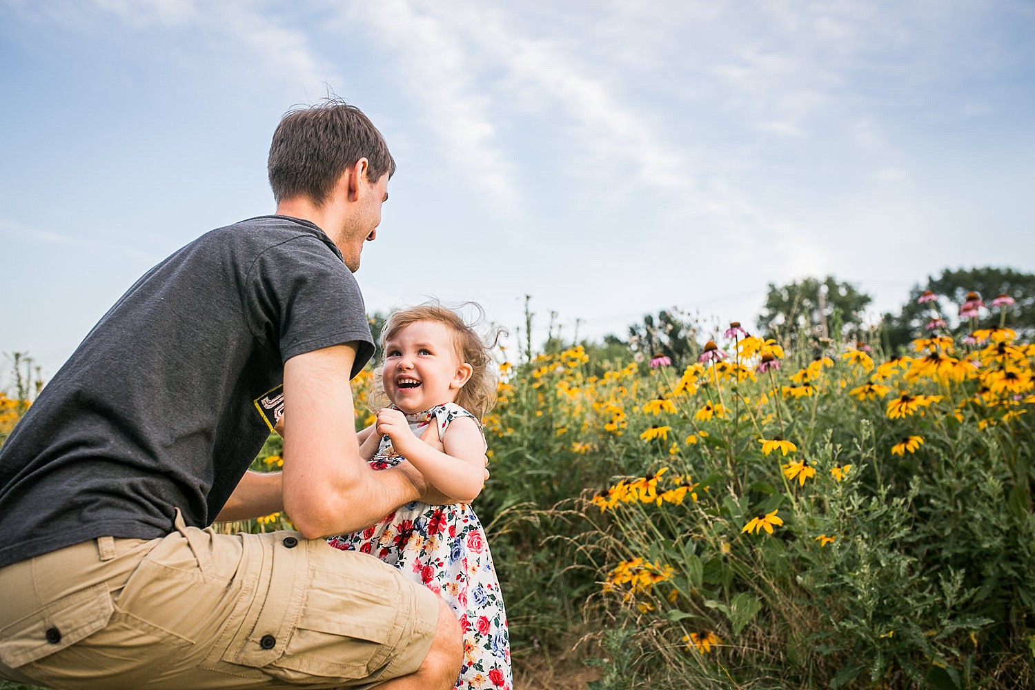 Lititz_family_photographer_wildflower_field-10.jpg