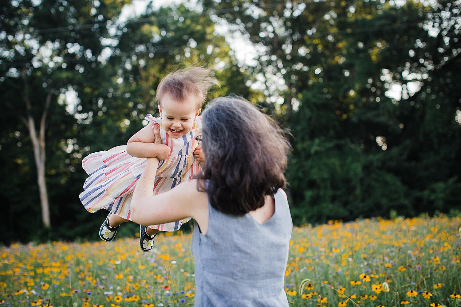 Lancaster_family_photographer_buchmiller_wildflower_field12.jpg