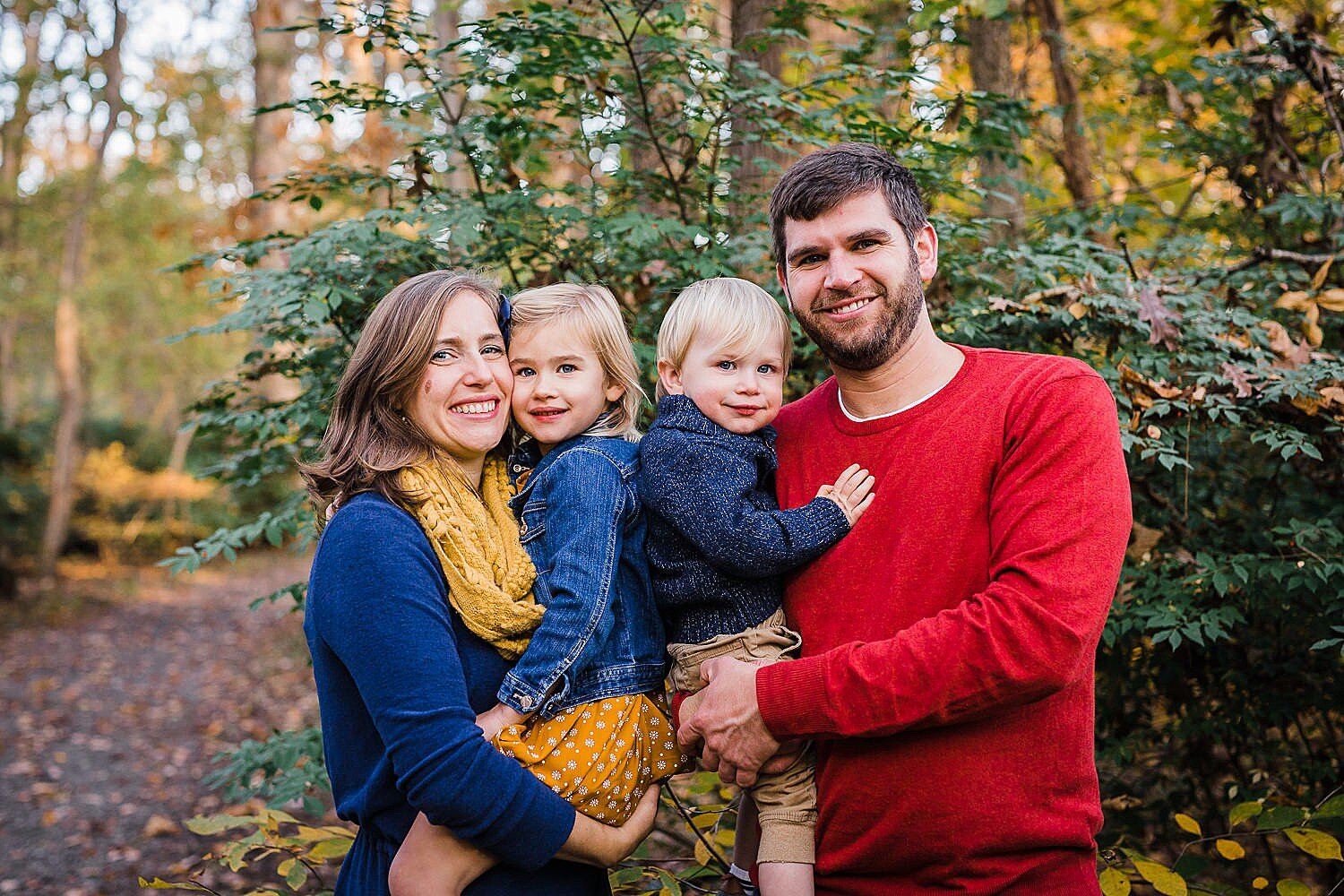 Lancaster_family_photographer_landis_woods_fall_4.jpg