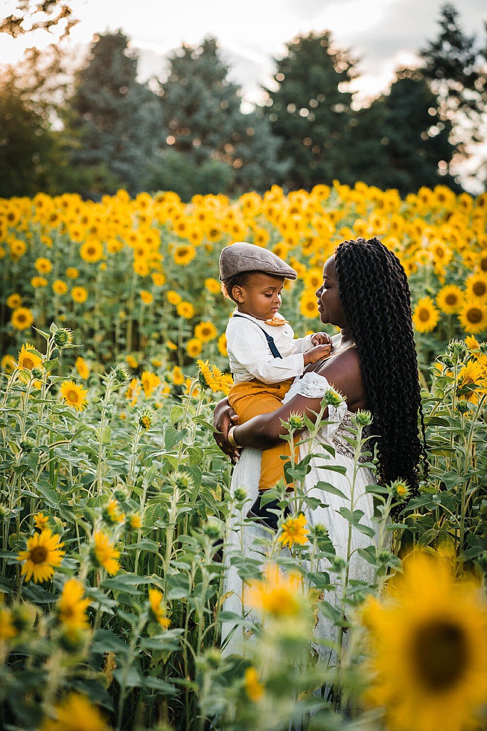 York_sunflower_maternity_photography11.jpg