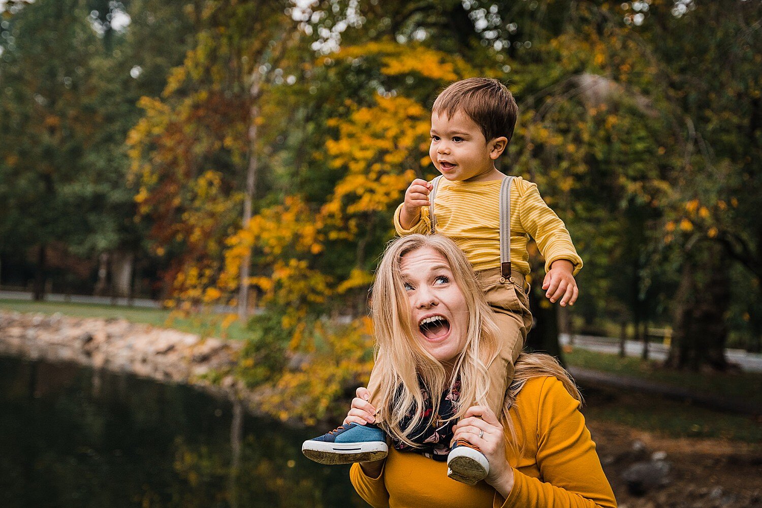 Fall family photo session at Longs Park