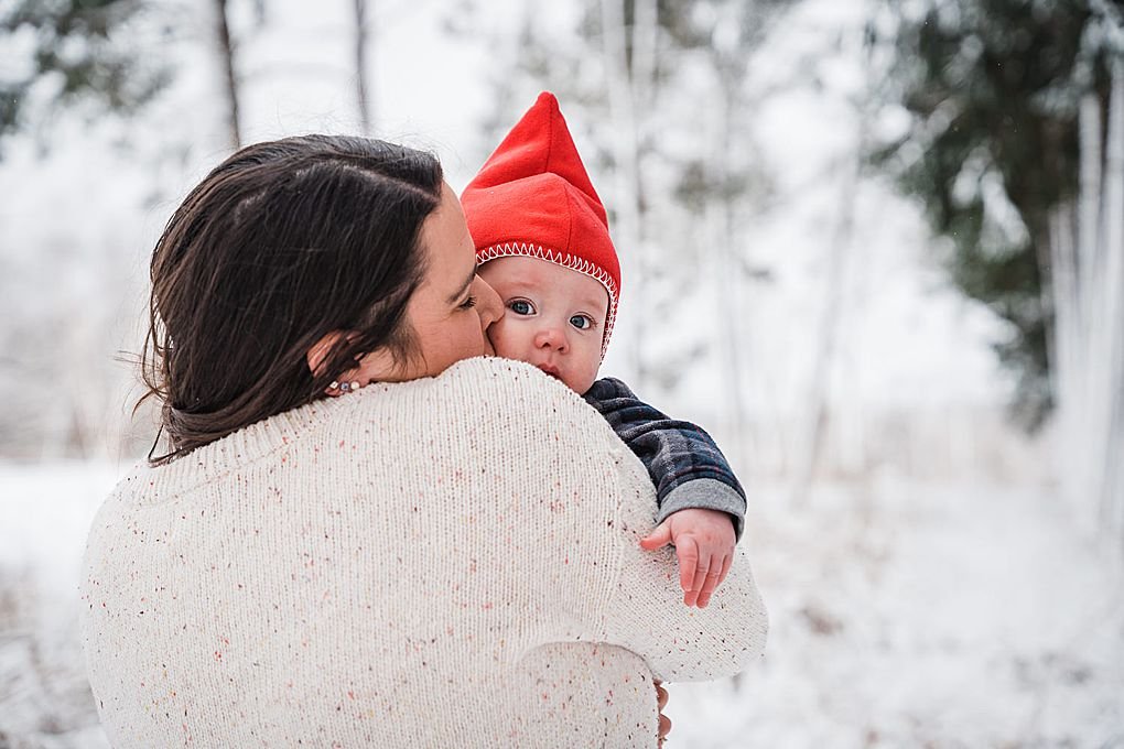 Snowy winter photo session in Overlook Park