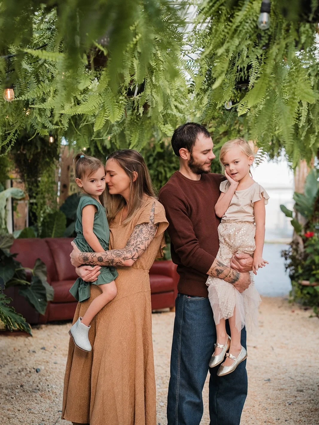 My fall schedule has completely booked up BUT there is one last opportunity to snag a mini session for your holiday cards on November 9th afternoon at Historic Shady Lane! Details can be found at the link in my profile.

The setting is a beautiful gl