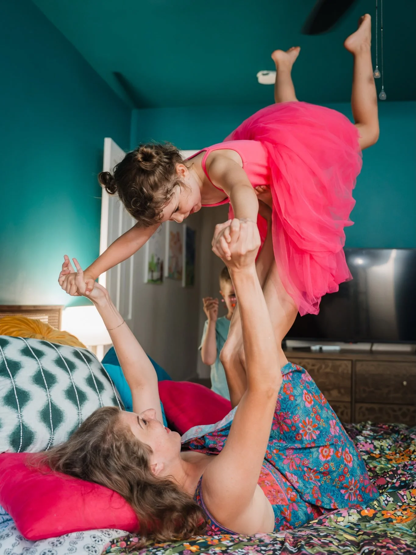 Living room dance parties to Taylor Swift, muffin tin dinners, popsicles on the front porch, being silly bouncing on the bed, kids doing mom&rsquo;s hair and makeup...these are some of the every day things that make up life in this season for this be
