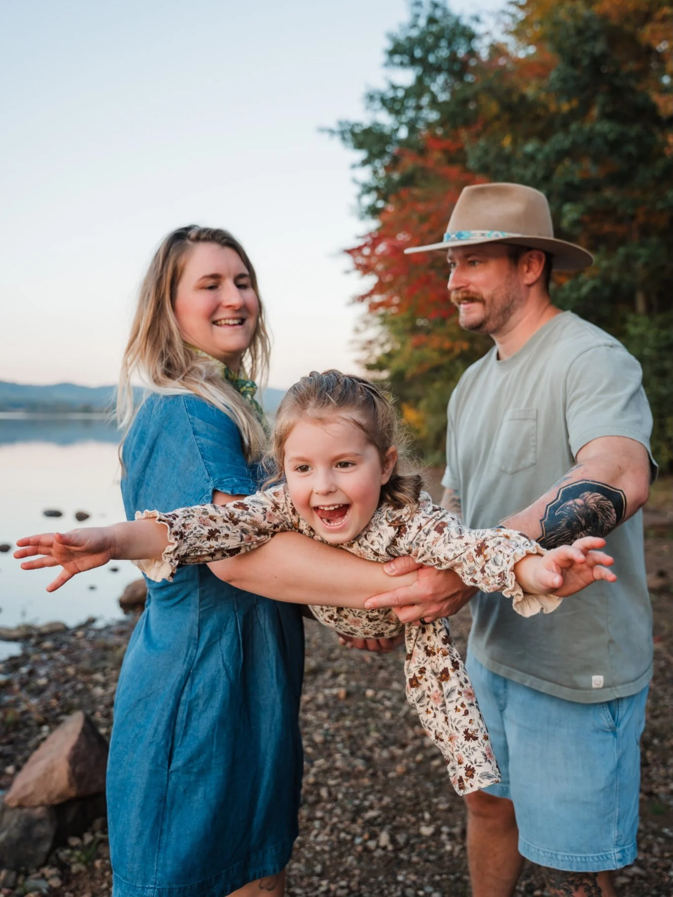 October flew right on by and gosh I have so many lovely sessions I&rsquo;d like to share, starting with this crew at Middle Creek. It was a warmer than usual fall day in the upper 70s so there was some water play involved 😄

Fun fact: Lisa and I use