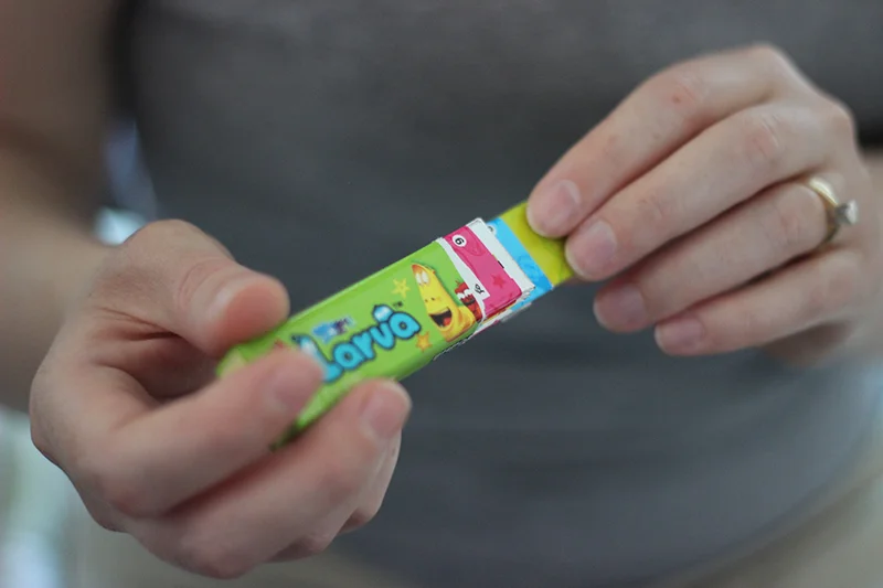 Larva gum opening