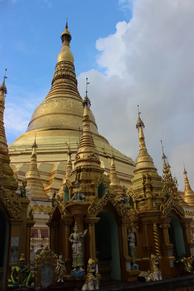 Shwedagon-Pagoda.jpg