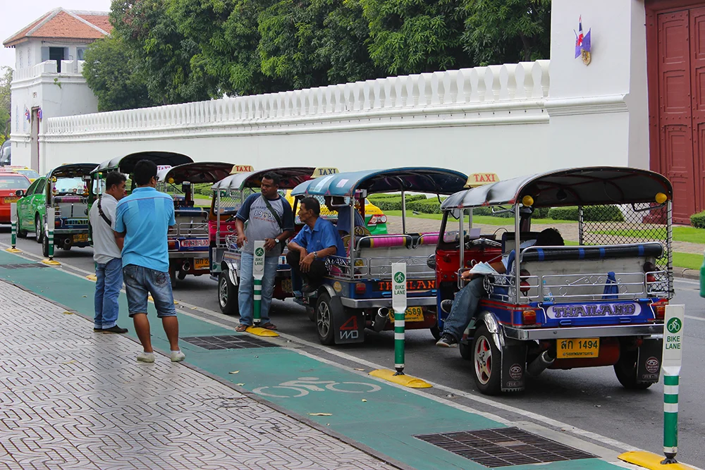 Tuk-tuks.jpg