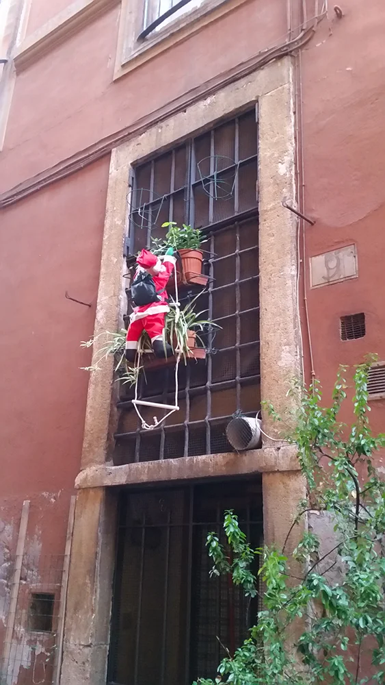 Italian Santa is apparently an alpinist.