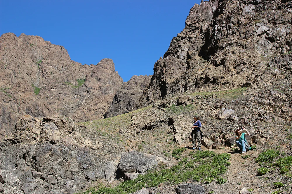 Erin-and-Lisa-on-Crazy-Rocks.jpg
