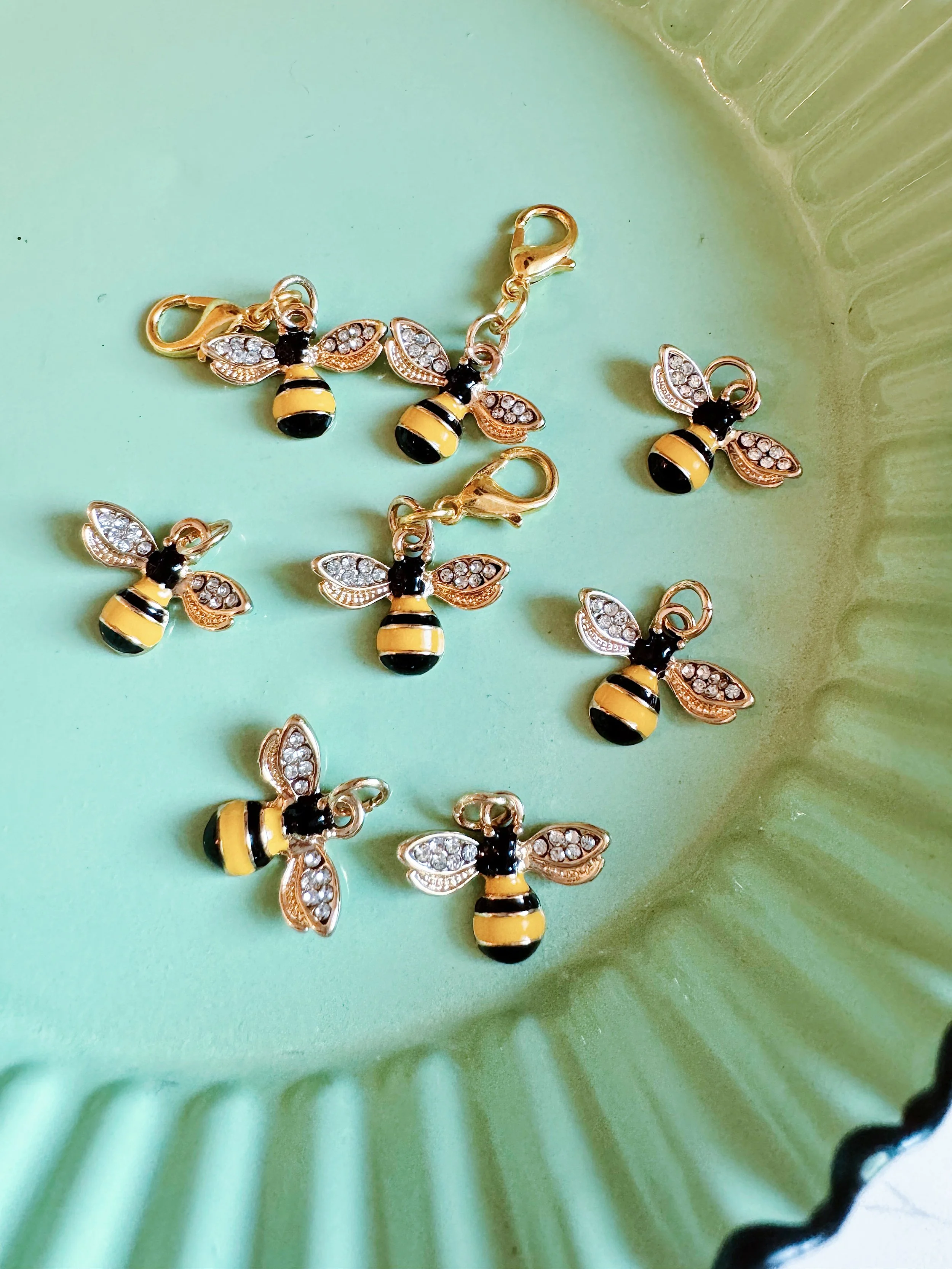 Bee4.jpg