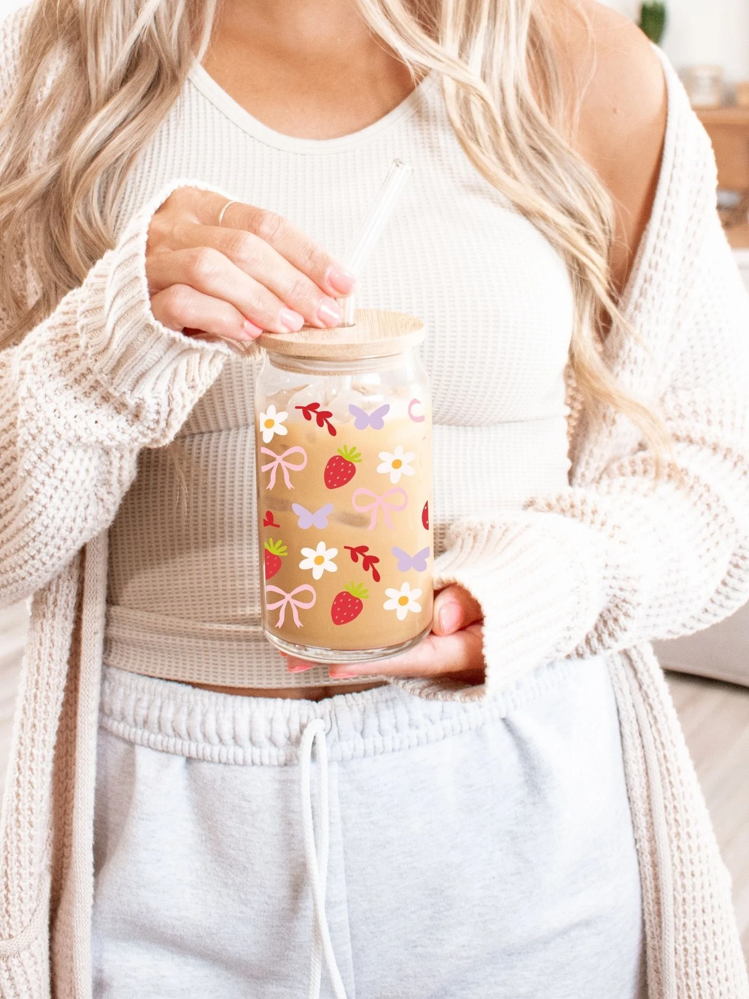 strawberries bows glass latte cup