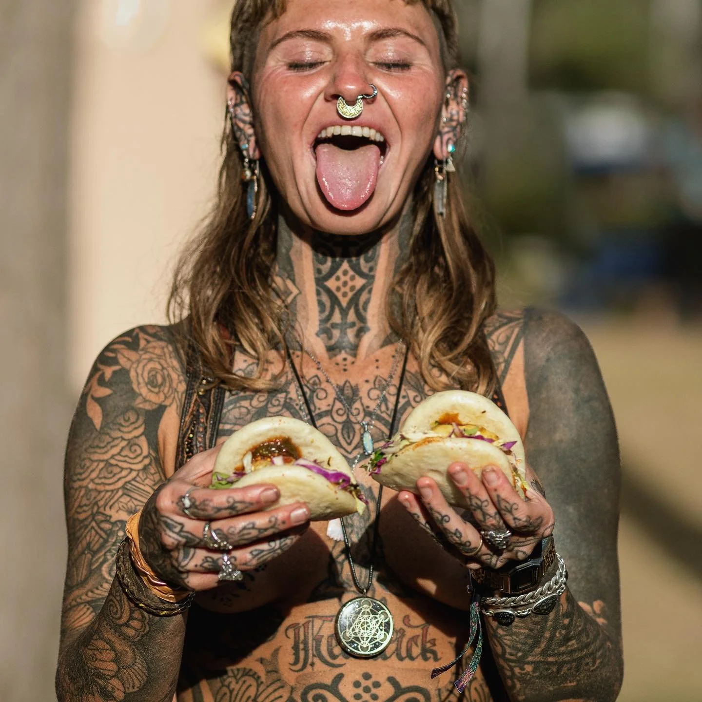 kept alive all weekend long @earth_frequency by the best baos ever from @vagabondfoodstruck 💚💚💚