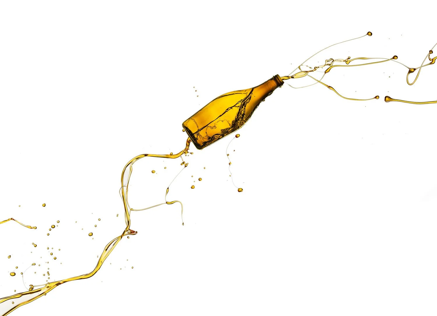 Amir-Azari-PW-Splash-Bottle-April-2019-01.jpg