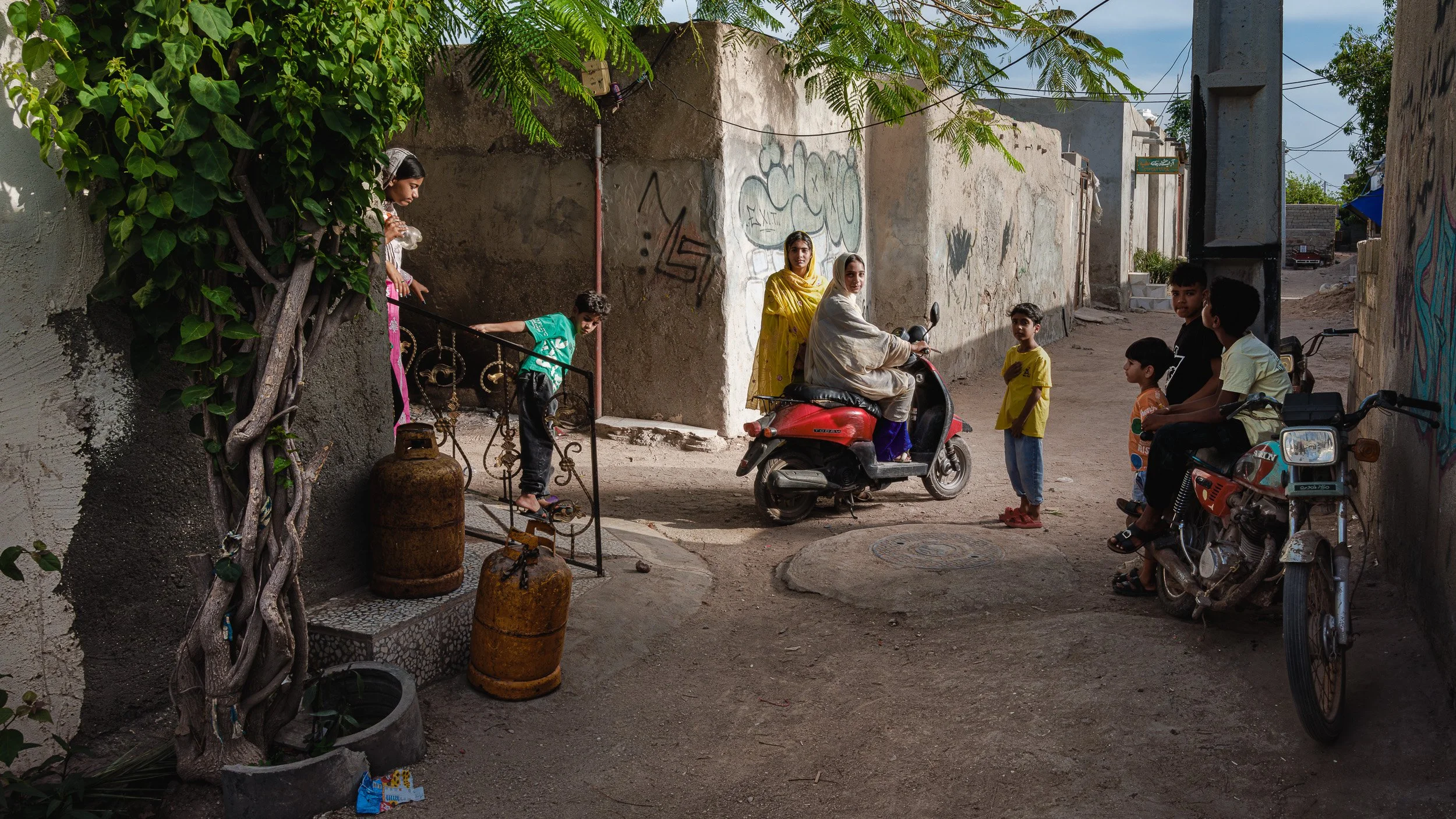 AmirAzari-ExternalIran-Qeshm-Portrait-1-2.jpg