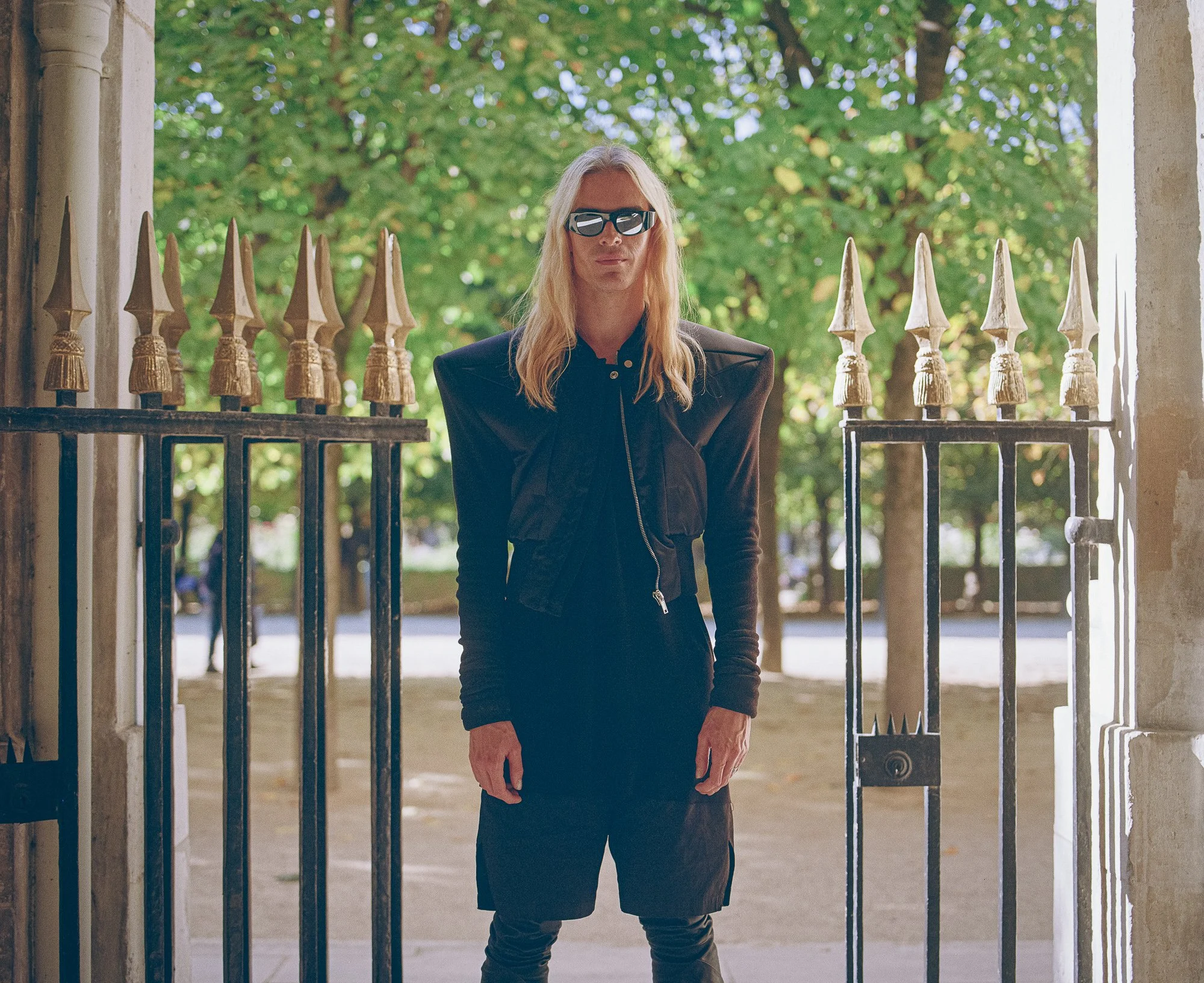 AmirAzari-PFW-Street-Portrait-1.jpg