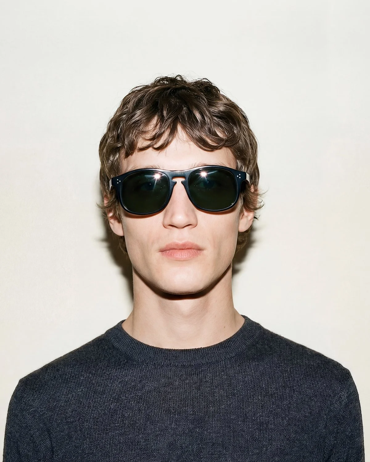 Lunettes de soleil noire finition brillante - Petite