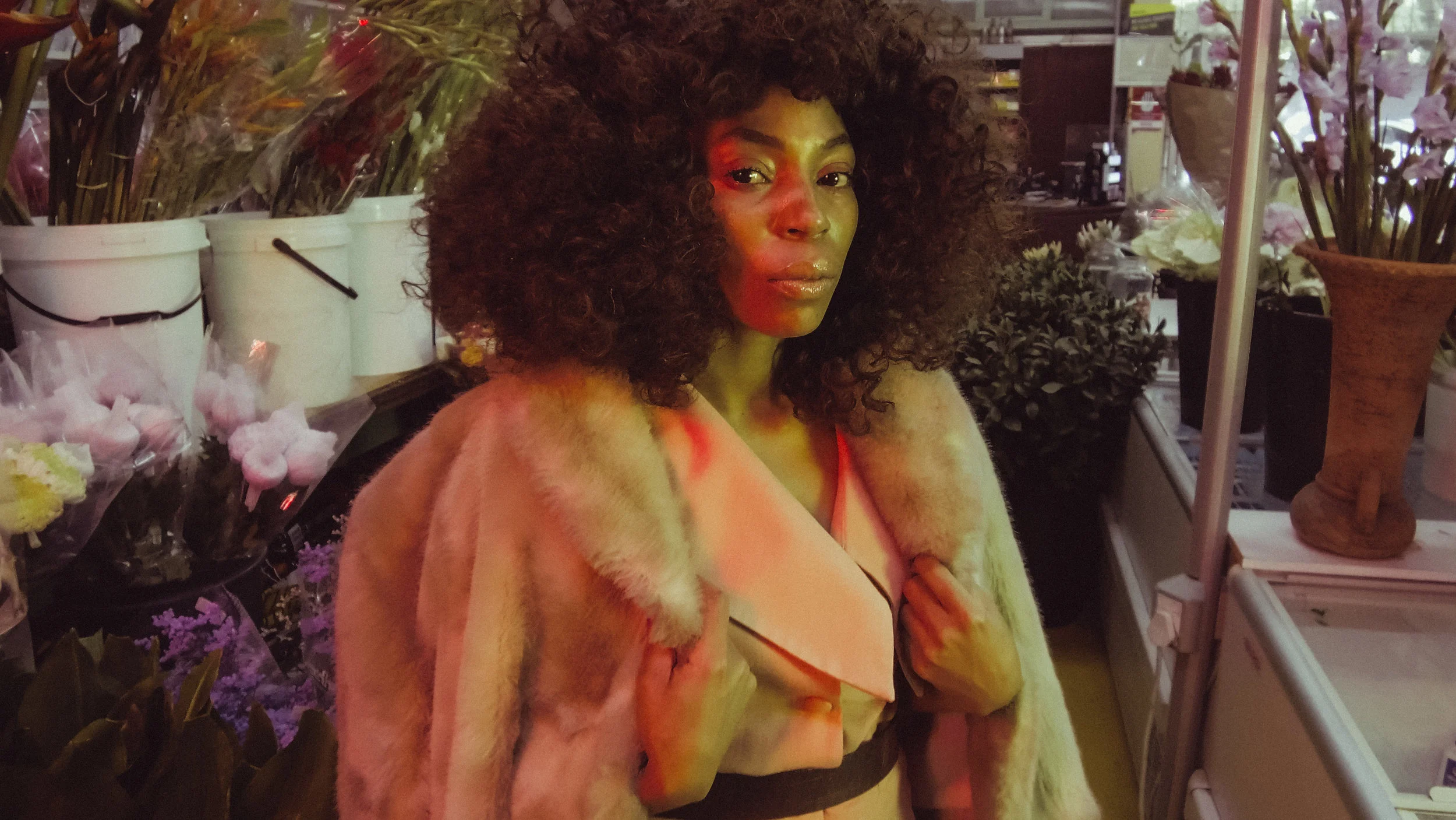 Check Dionne Song se moves deur Sunnyside in Pretoria 