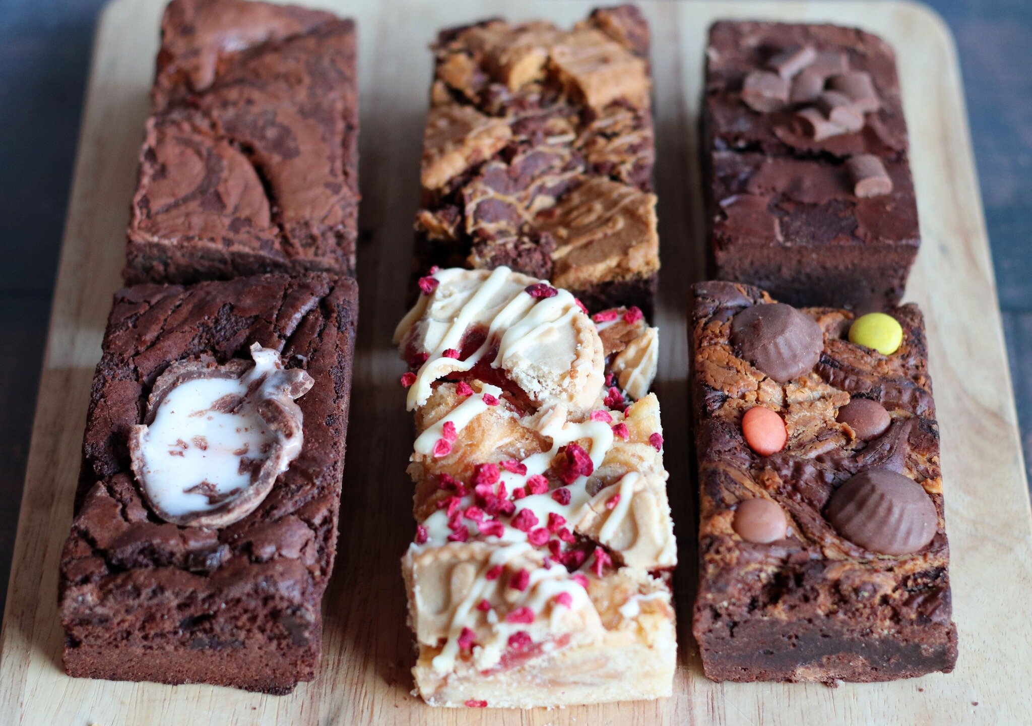 🍭Embrace the beauty of imperfection! Our wonky boxes are packed with charmingly misshapen, delightfully imperfect creations. 

🌰We don't like to waste anything here at All Things Sweet so our wonky brownies and blondies are available for collection
