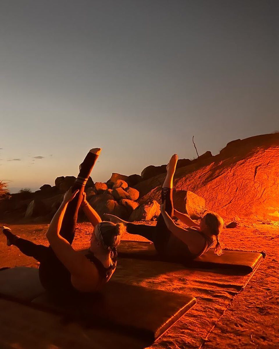 Mat Work, everything everywhere all at once&hellip;

I love this image one my oldest friends training out in the Kenyan bush with one of my oldest contemporaries- it doesn&rsquo;t get more connected than that&hellip;

Have you done your Mat today&hel