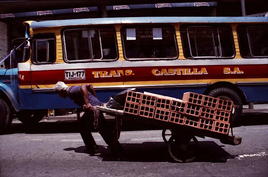cart_bus_man.jpg