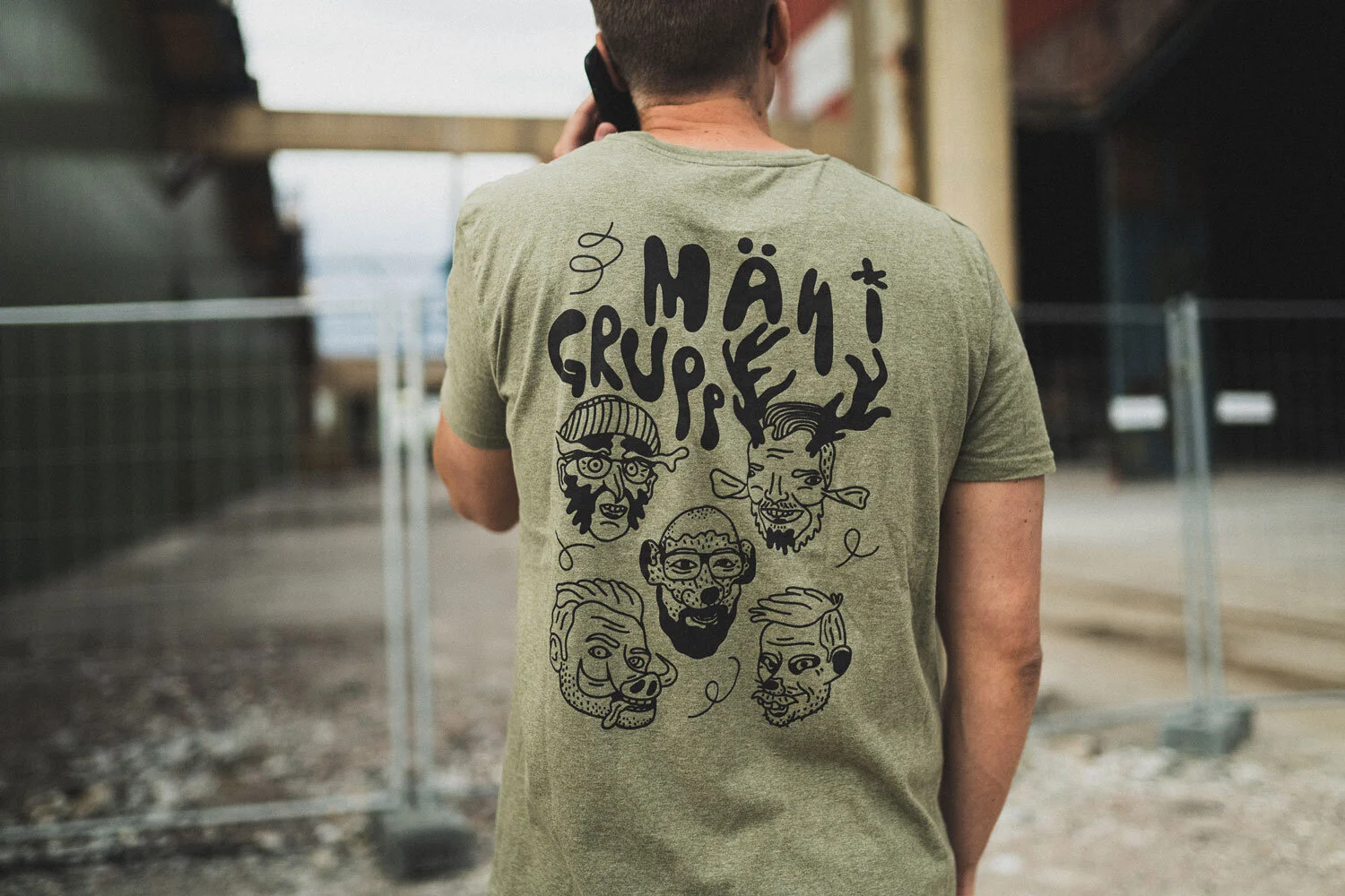 man-i-grupp_back-1.jpeg