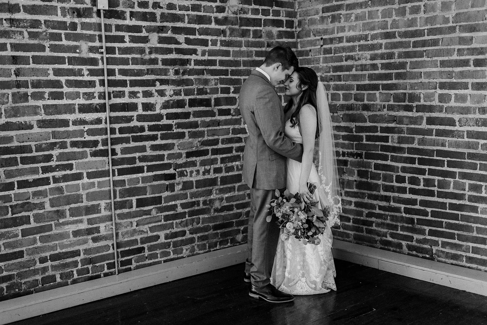 kansas-city-wedding-photographers-766.jpg