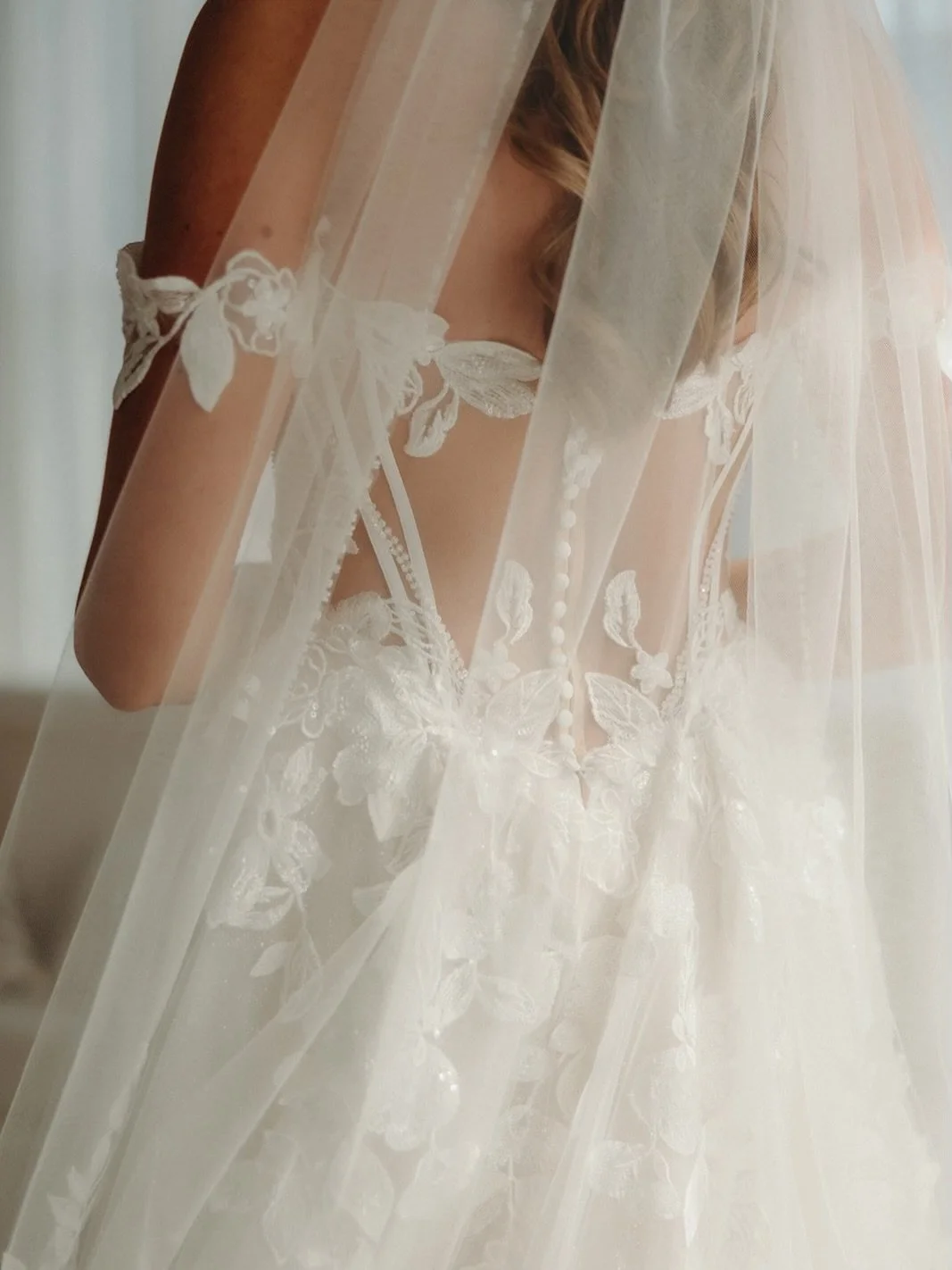 All eyes on @ryannleigh80&rsquo;s details 🤌✨ // 📷 :: @sarahdeanphoto #swbbkcbride