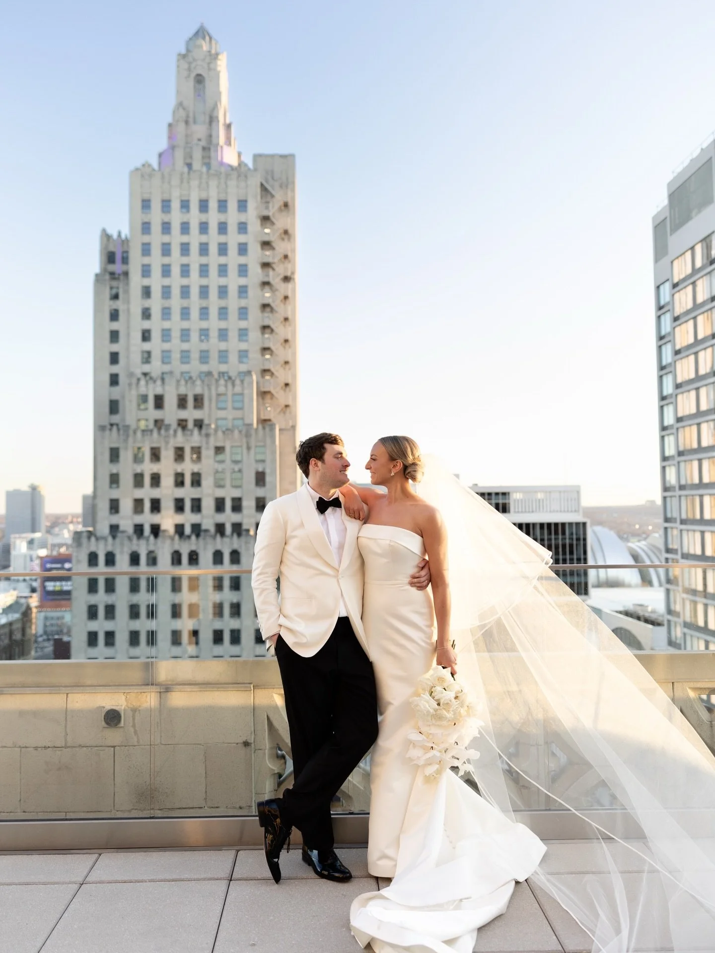 A study in modern romance ✨ // 📷 :: @brittynelizabeth.studios #swbbkcbride