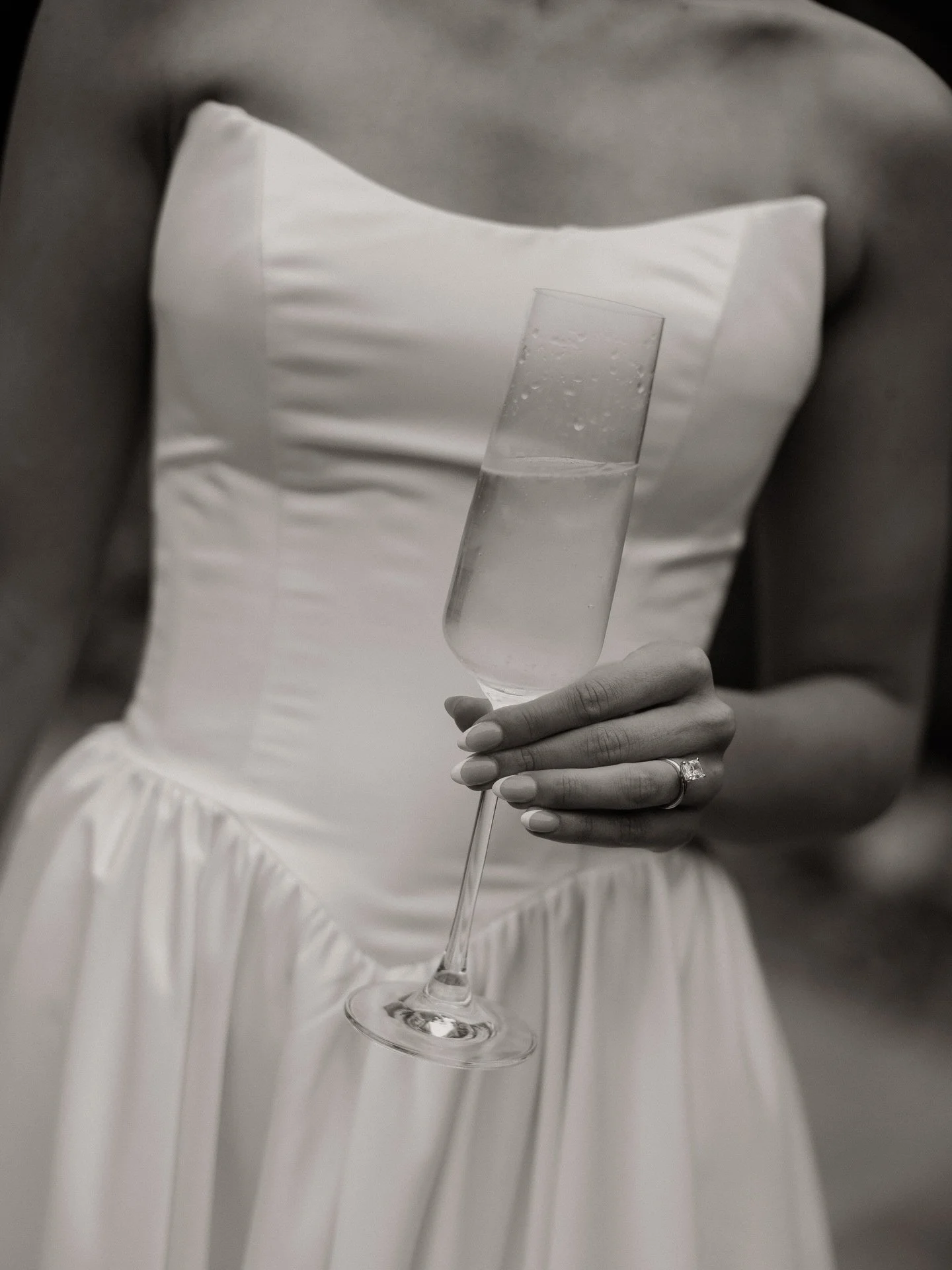 I just wanna be @_emmafinnigan so bad 🥂✨ // 📷 :: @meredithgraves_ #swbbkcbride