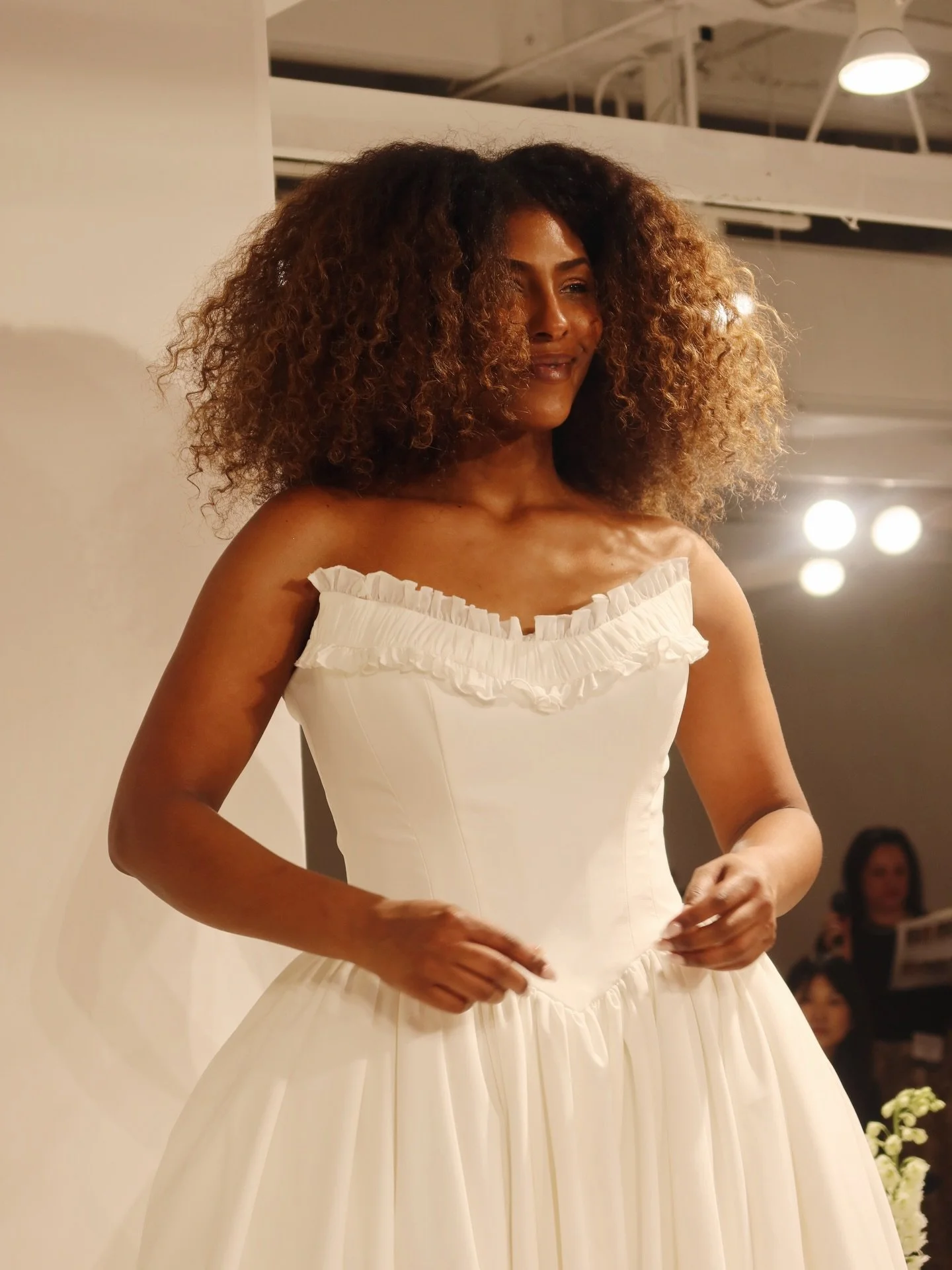 The world is on fire + so are our designers new collections 😮&zwj;💨 2027 brides, I&rsquo;m looking at you 👀 

#2027bride #2026bride #2027wedding #2026wedding #engaged