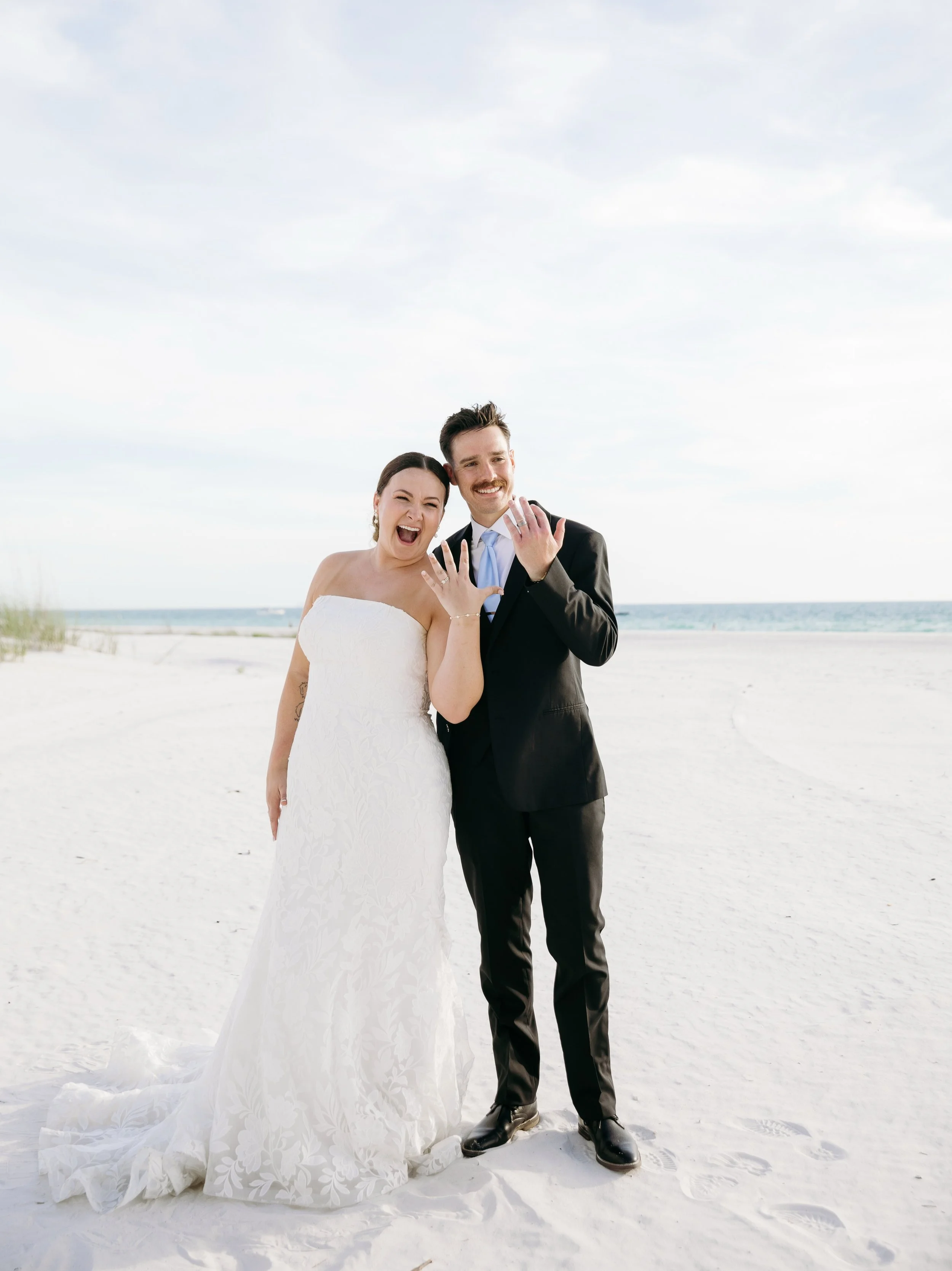 The whole point 🫶 // 📷 :: @lindsaycphotographyy @kryslinvogtphoto #swbbkcbride