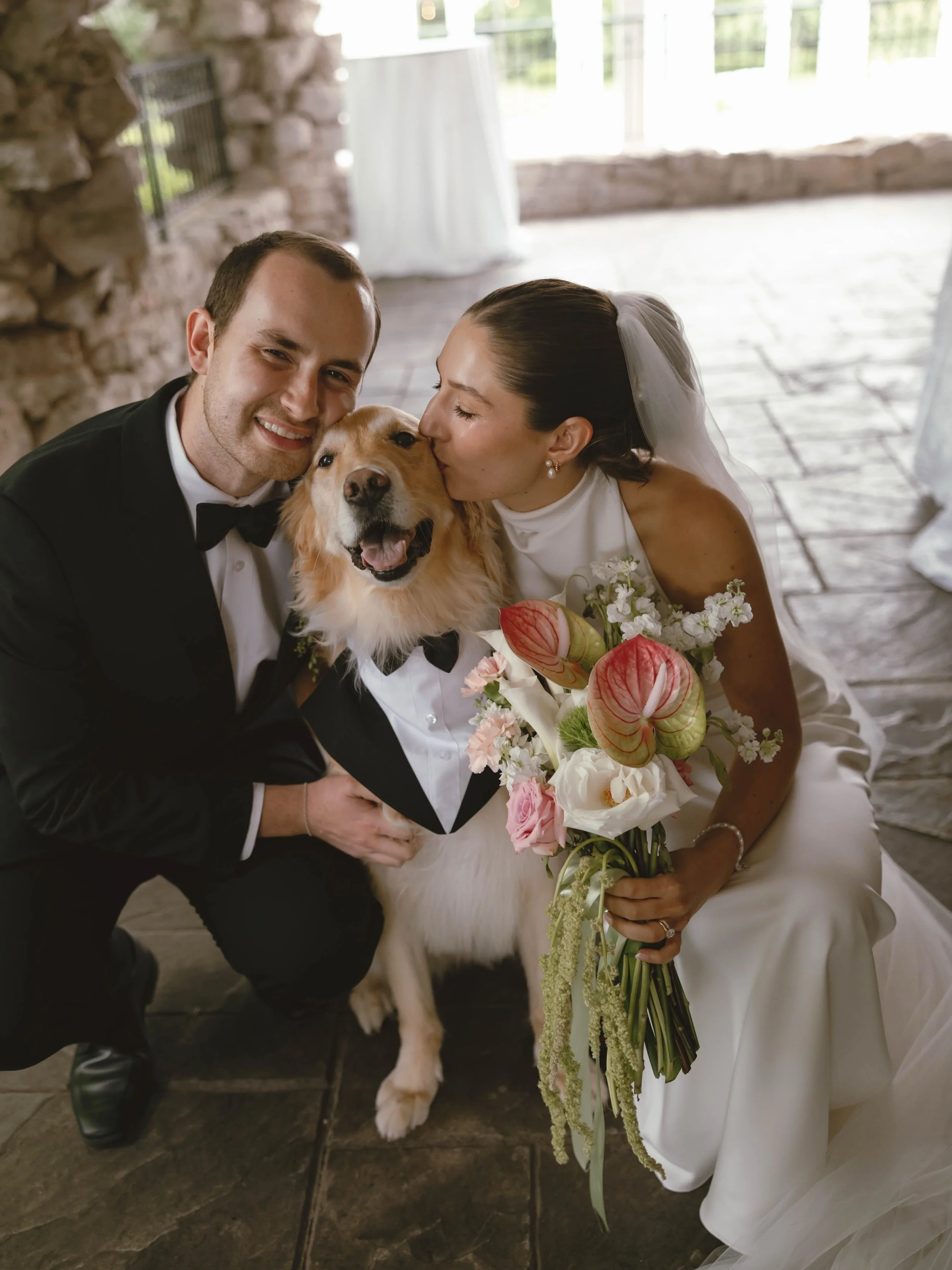Doggo goes first 🤷&zwj;♀️ // 📷 :: @bystevierose #swbbkcbride 

#goldenretriever #2027wedding #2027bride #engaged
