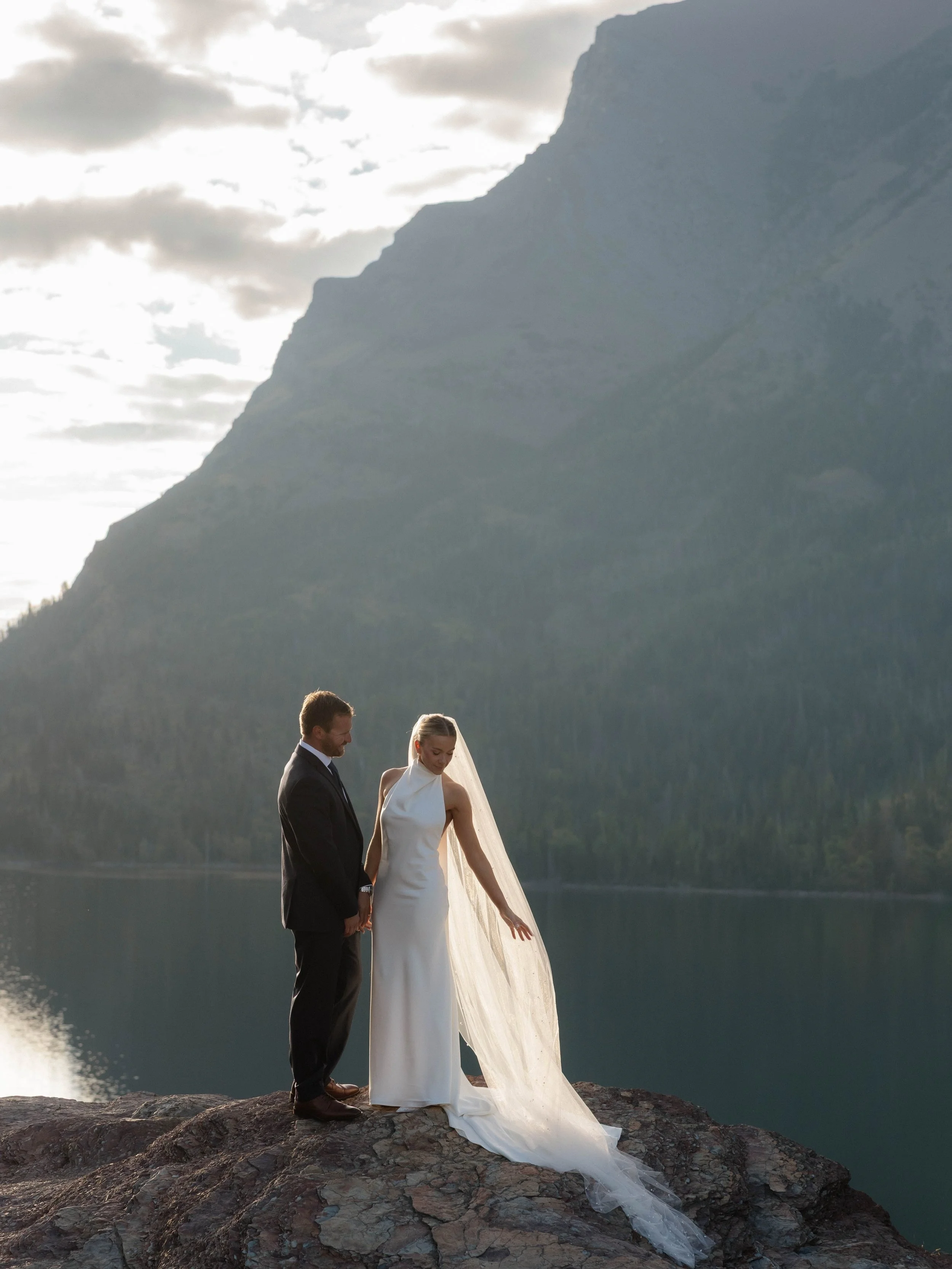 Currently pissed off bc wdym I&rsquo;m not @dheinsohn 😮&zwj;💨 // 📷 :: @sadiejane_photography #swbbkcbride 

#glacier_national_park #glaciernationalparkwedding #glaciernationalpark #outdoorwedding