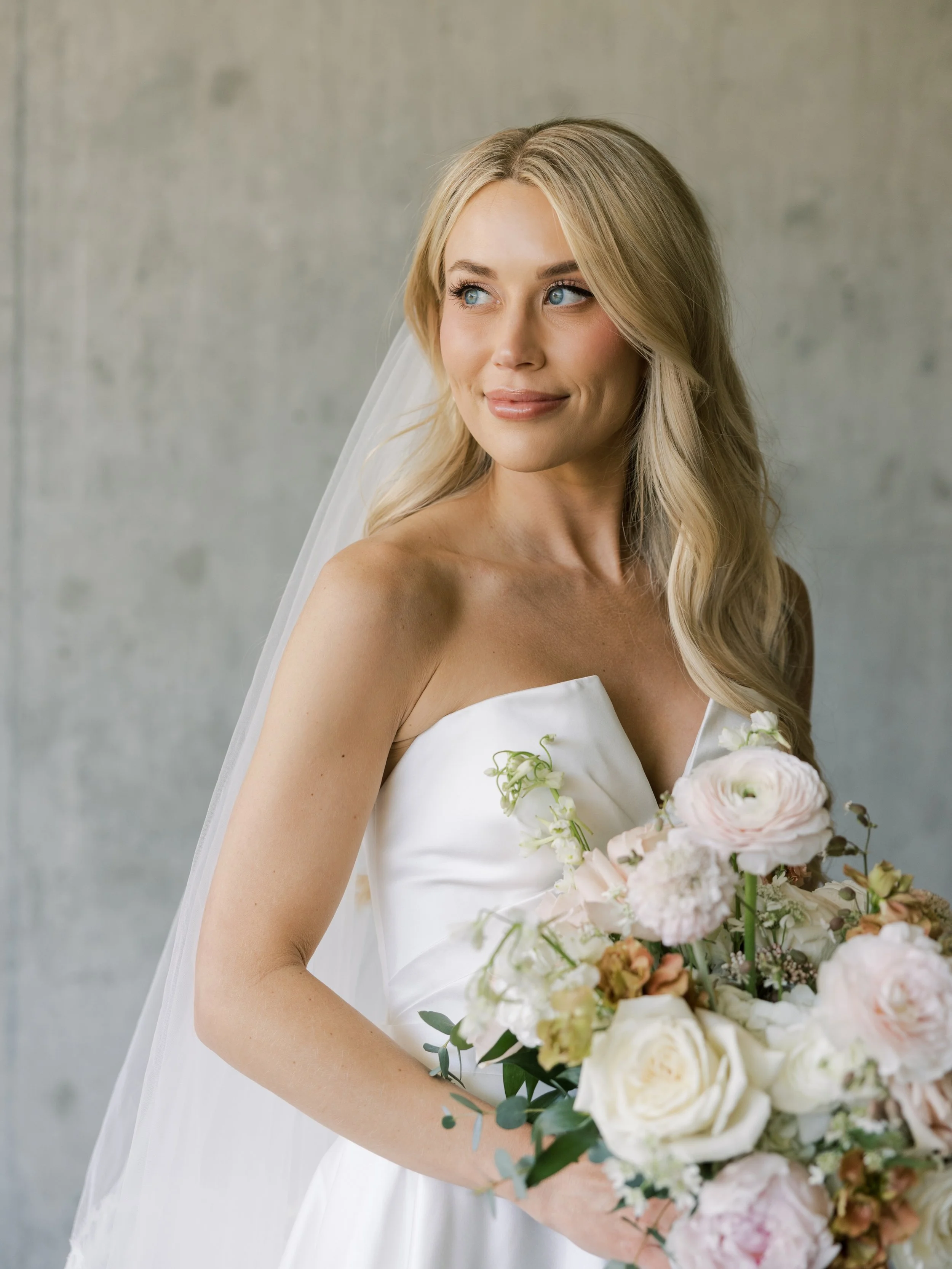 The dreamiest @lissimonbridal on the dreamiest @jordan.radtke 🤍🌸 // 📷 :: @shannonelizabeths #swbbkcbride