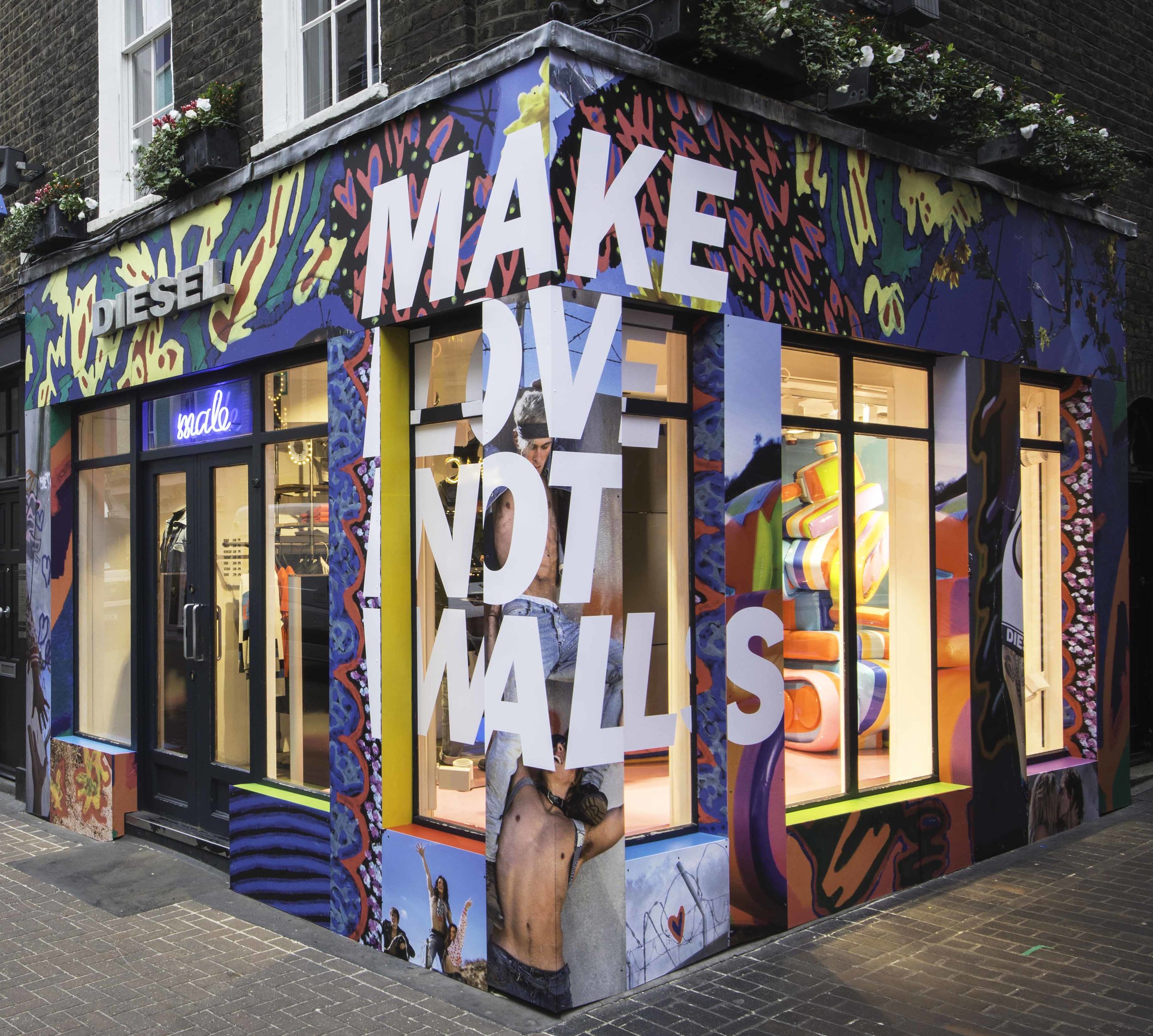 Diesel-Carnaby-Street-MAKE-LOVE-NOT-WALLS-Campaign-Male-Store-2017.jpg