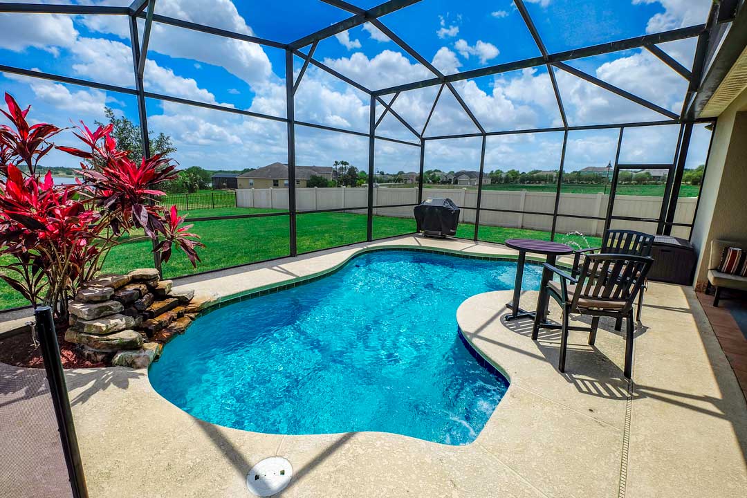 pool-homes-for-sale-in-lakeland-florida.jpg