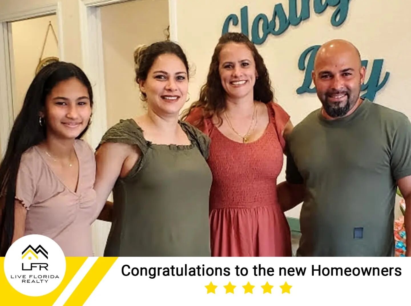 Congratulations to the new homeowners! 🏡 
www.liveflrealty.com
#livefloridarealty #liveflrealty #closingday #SOLD