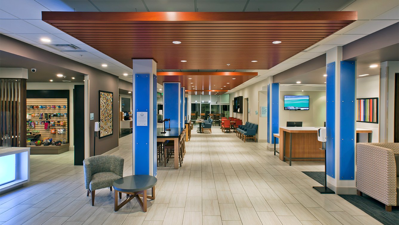 Holiday Inn Express &amp; Suites Hotel Lobby in Green River, UT - Hospitality Architects