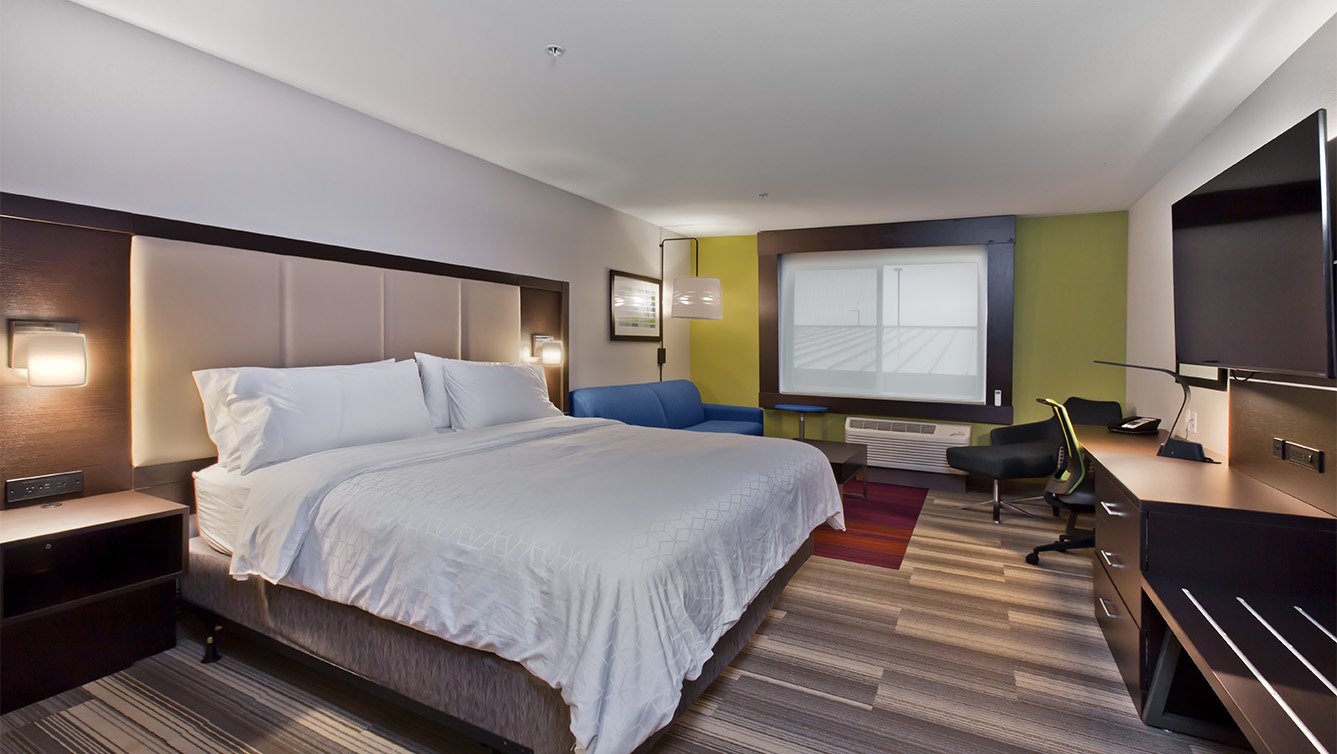Holiday Inn Express &amp; Suites Hotel Single Suite in Green River, UT - Hotel Architect