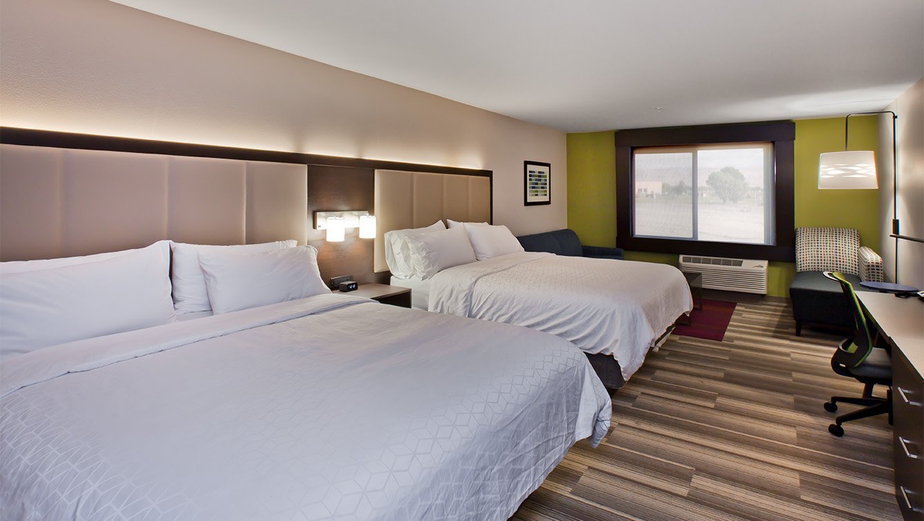 Holiday Inn Express &amp; Suites Hotel Double Suite in Green River, UT - Hotel Architect