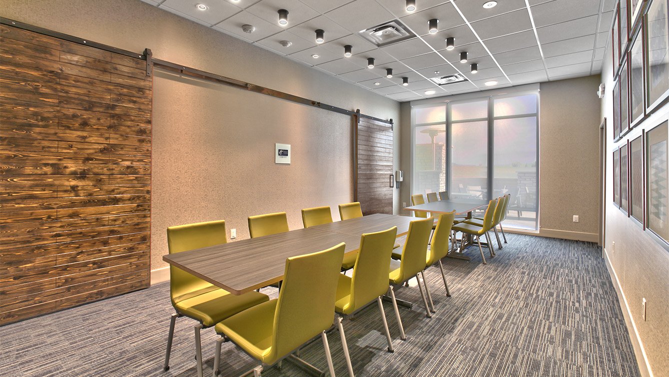 Holiday Inn Express &amp; Suites Hotel Small Conference Room in Green River, UT - Office Architecture Design