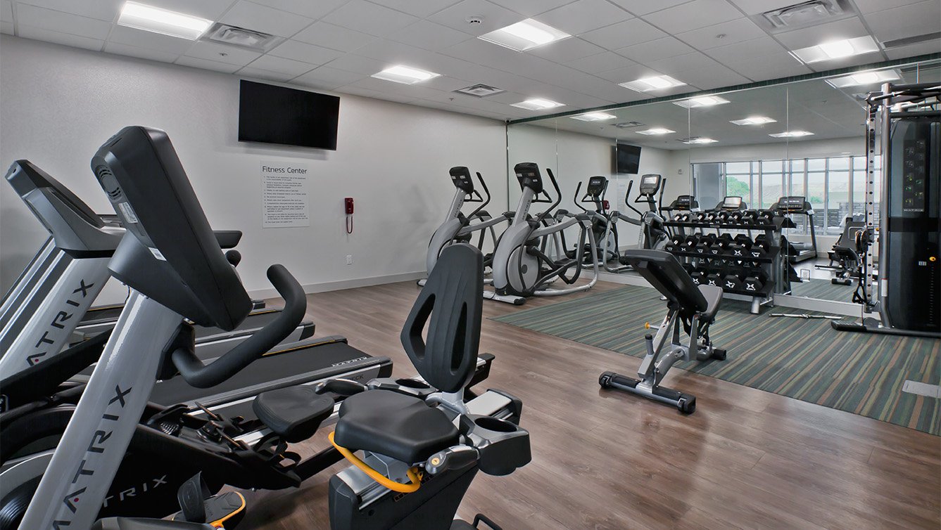 Holiday Inn Express &amp; Suites Hotel Gym in Green River, UT - Recreation Center Design
