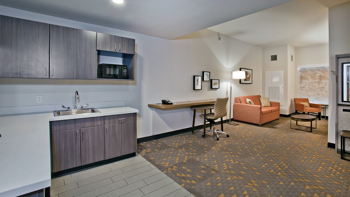 Holiday Inn Business Suite in Glendale, AZ - Hotel Architect